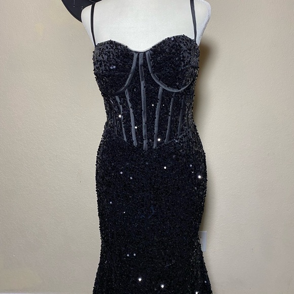 Women’s long sequin dress with corset style top - Picture 2 of 8